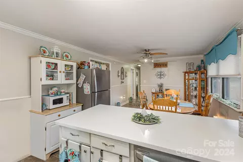 Kitchen - 5231 Hall St, Conover, NC 28613 photo 3 of 3