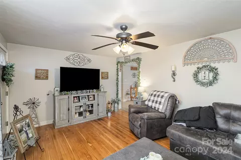 Living - 5231 Hall St, Conover, NC 28613 photo 2 of 4