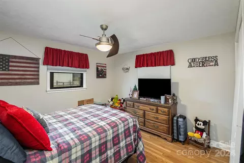 Bedroom - 5231 Hall St, Conover, NC 28613 photo 1 of 3