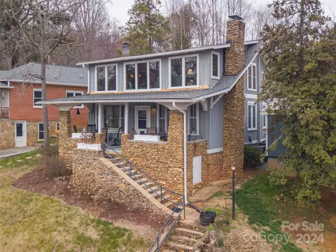 165 Siler Cir, Lake Junaluska, NC 28745