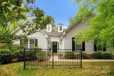 219 Sardis N Rd N, Charlotte, NC 28270