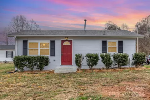 802 S Davis Ave, Newton, NC 28658