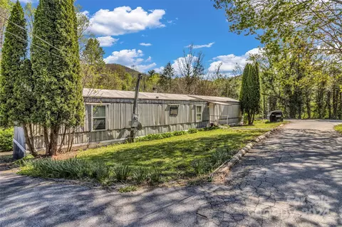 10 Hunts Dr, Fletcher, NC 28732