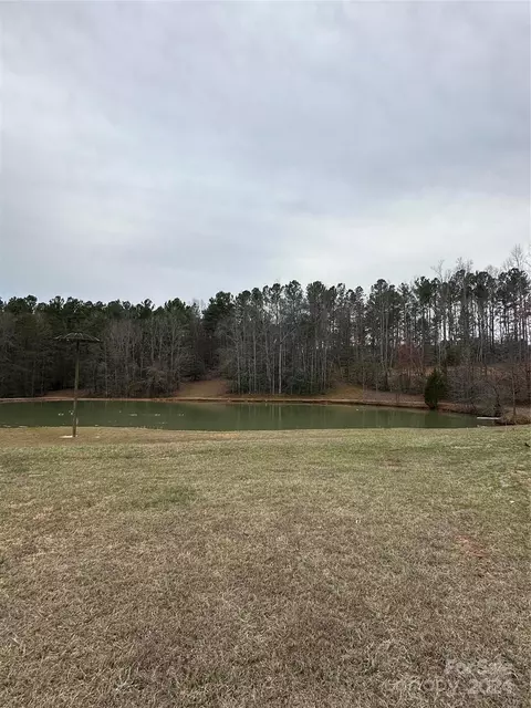 5455 Bethel Church Rd, Hickory, NC 28602