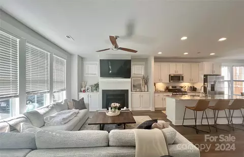 624 Amalfi 66 Dr #66, Davidson, NC 28036
