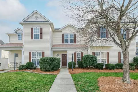 4225 Center Place Dr, Harrisburg, NC 28075
