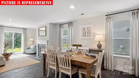 1916 Vanderlyn St, Monroe, NC 28112 photo 2