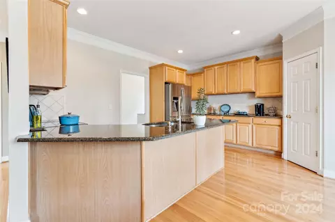 Kitchen - 7263 Willowbrook Dr, Denver, NC 28037 photo 2 of 3
