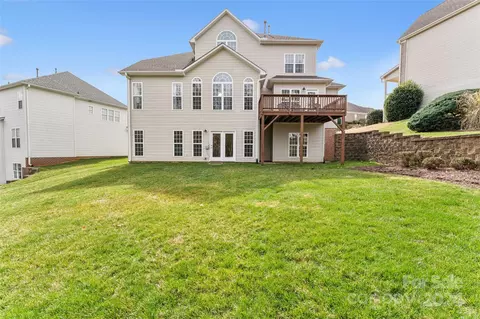 Exterior - 7263 Willowbrook Dr, Denver, NC 28037 photo 4 of 9