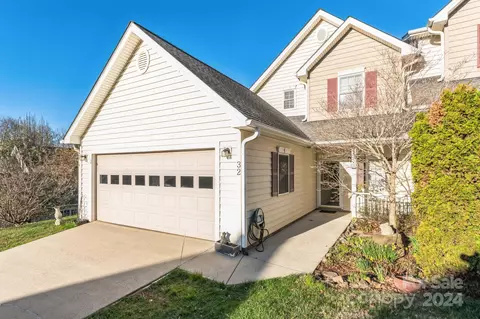 32 Viera Dr, Swannanoa, NC 28778