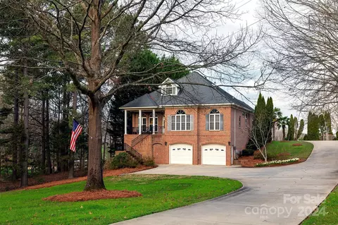 11929 Pinnacle Point Ln, Charlotte, NC 28216