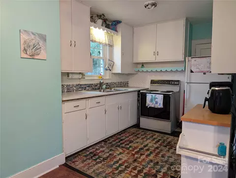Kitchen - 18 S 4th St, Mcbee, SC 29101 photo 1 of 1
