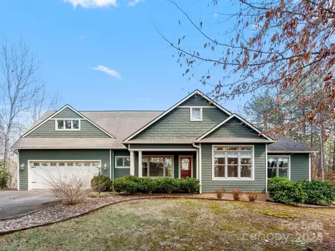 129 Mcintosh Cir, Lake Lure, NC 28746