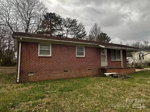 131 Andrews Dr, Grover, NC 28073