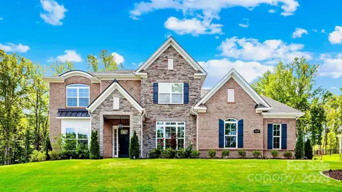 2316 Loire Valley Dr, Fort Mill, SC 29707