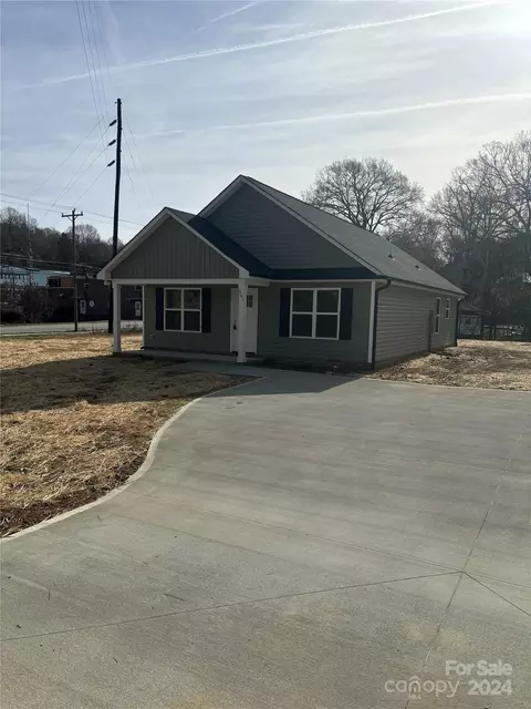 501 S Halifax St, Mount Pleasant, NC 28124