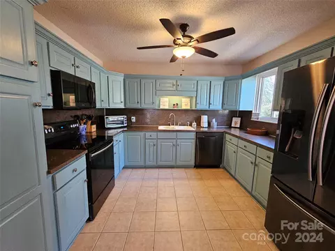 Kitchen - 405 N Pine St, Lancaster, SC 29720 photo 3 of 4