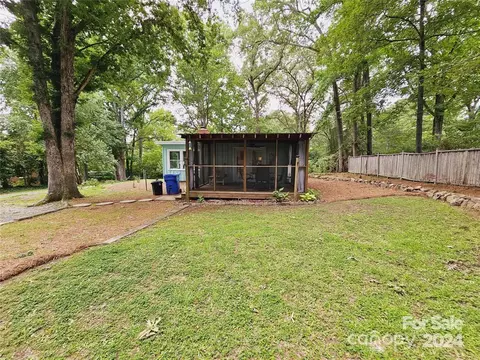 Exterior - 405 N Pine St, Lancaster, SC 29720 photo 7 of 15