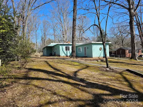 Exterior - 405 N Pine St, Lancaster, SC 29720 photo 4 of 15