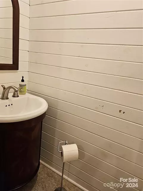 Bath - 405 N Pine St, Lancaster, SC 29720 photo 5 of 5