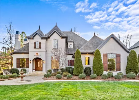 8308 Skye Lochs Dr, Waxhaw, NC 28173