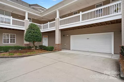 Exterior - 8647 Edinburgh Square Dr, Cornelius, NC 28031 photo 4 of 5