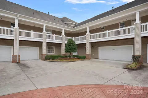 Exterior - 8647 Edinburgh Square Dr, Cornelius, NC 28031 photo 3 of 5