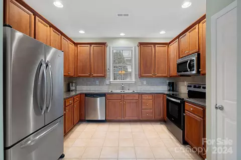 Kitchen - 8647 Edinburgh Square Dr, Cornelius, NC 28031 photo 1 of 3