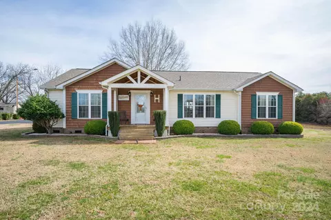 5730 River Bend Rd, Claremont, NC 28610