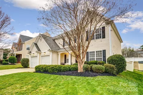 14432 Whistling Swan Rd, Charlotte, NC 28278
