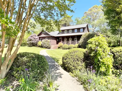1231 Taylor Pl, Lenoir, NC 28645