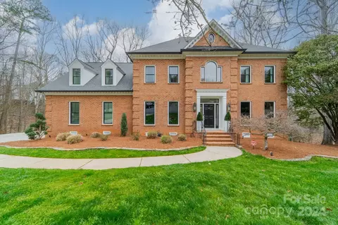 2224 Providence Canyon Dr, Charlotte, NC 28270