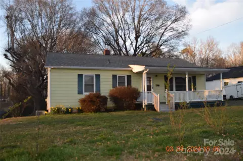 212 W Poplar St, Stanley, NC 28164