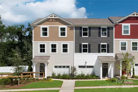 1215 Keydet Dr, Charlotte, NC 28216