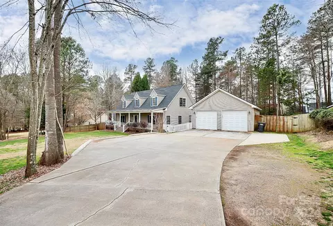 218 Stillwater Rd, Troutman, NC 28166
