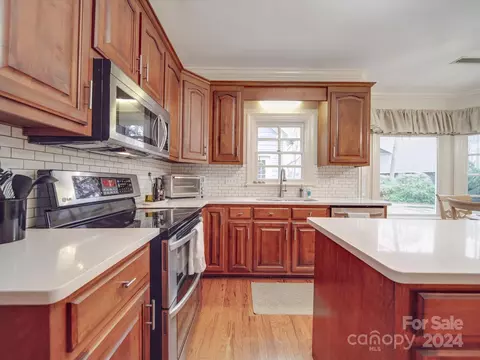 Kitchen - 1404 Heather Ln, Monroe, NC 28110 photo 3 of 4