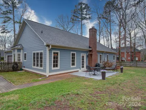 Exterior - 1404 Heather Ln, Monroe, NC 28110 photo 7 of 15