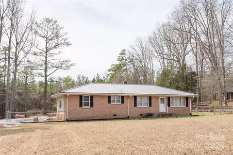 992 Davis Dr, Chester, SC 29706