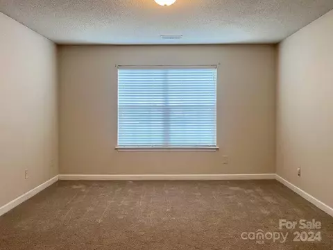 534 River View Dr, Lowell, NC 28098 photo 7