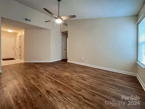 534 River View Dr, Lowell, NC 28098 photo 9