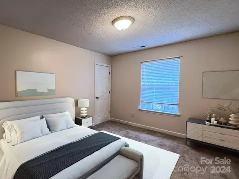 534 River View Dr, Lowell, NC 28098 photo 2