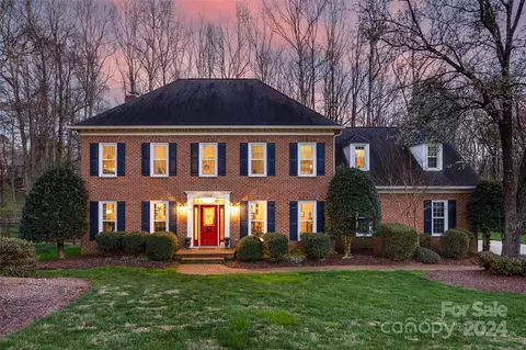 7208 St Clair Dr, Charlotte, NC 28270