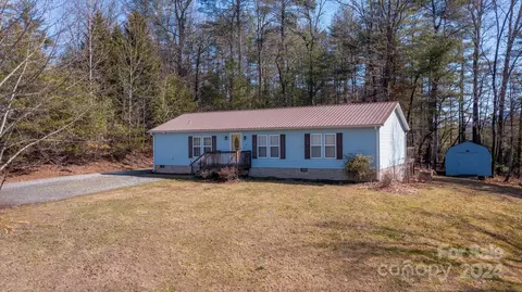 210 Stratford Dr, Penrose, NC 28766