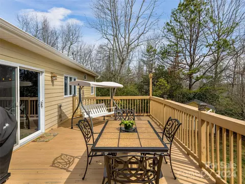 Exterior - 76 Juniper Ln, Brevard, NC 28712 photo 2 of 9