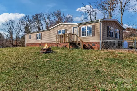 28 Frank Lawson Ln, Leicester, NC 28748