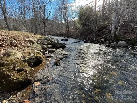 3510 Fork Mountain Rd, Bakersville, NC 28705