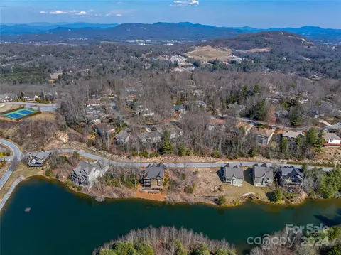 112 Narrows Run Loop, Hendersonville, NC 28791
