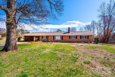 2174 Old Conover Startown Rd, Newton, NC 28658