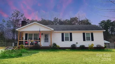 1224 Brookwood Dr, Stanley, NC 28164