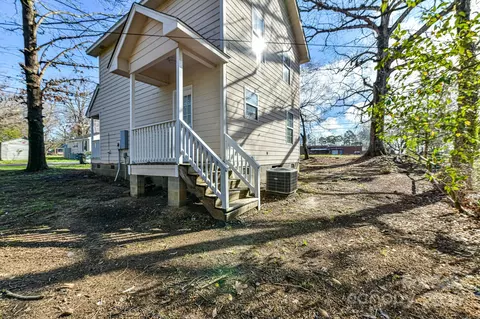 Exterior - 1008 Curtis St, Monroe, NC 28112 photo 7 of 7
